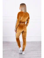 Velurová souprava s nápisem Queen camel Velurová souprava s nápisem Queen camel