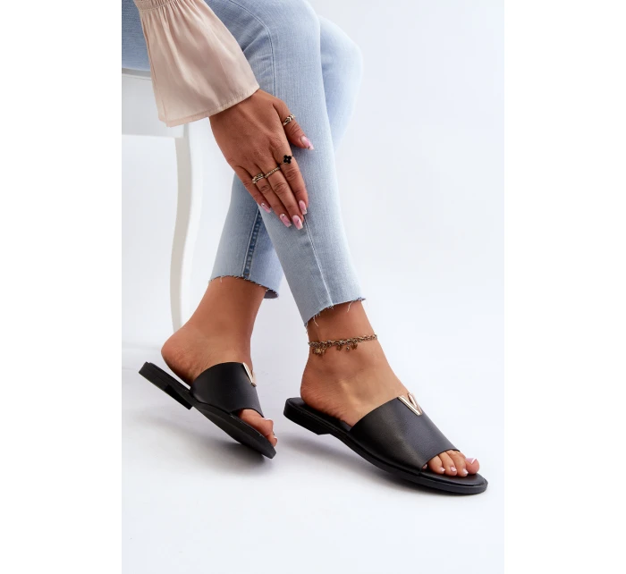 Dámské sandály z ekokože na ploché černé model 21657853 - EVENTO Dámské sandály z ekokože na ploché černé model 21657853 - EVENTO