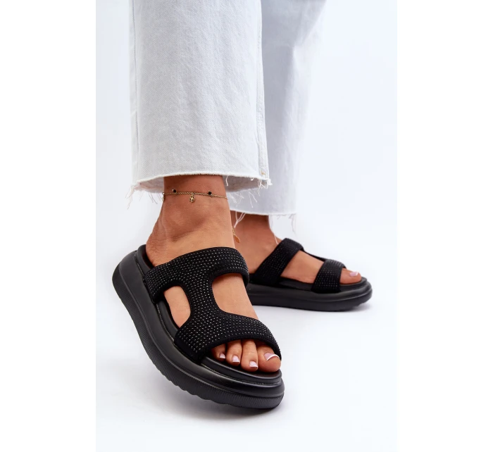 Ozdobené dámské sandály na platformě černé model 21656706 - Boto Ozdobené dámské sandály na platformě černé model 21656706 - Boto