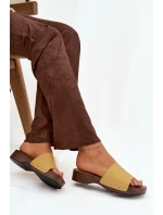 Dámské pantofle s žluté model 21918796 - Boto