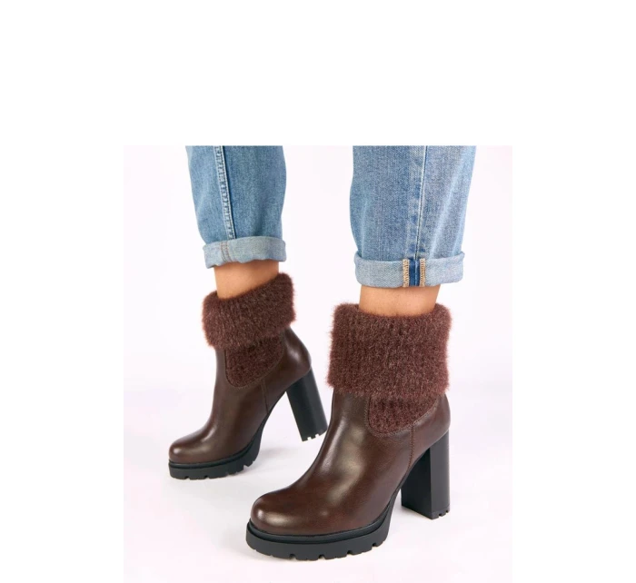 Boty na podpatku model 221641 Solea Boty na podpatku model 221641 Solea