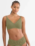 AMOURETTE – Minimizer: elegantní zmenšení o jeden košíček Triumph