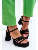 Dámské semišové sandály na platformě Černé model 21613994 - Boto Dámské semišové sandály na platformě Černé model 21613994 - Boto