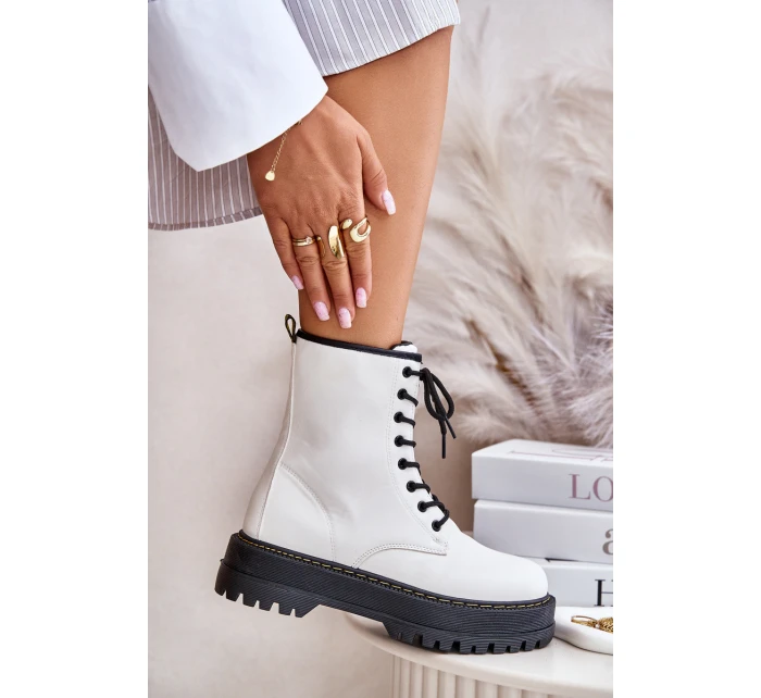 Zateplené boty z eko kůže na zip bílé model 21673155 - EVENTO Zateplené boty z eko kůže na zip bílé model 21673155 - EVENTO