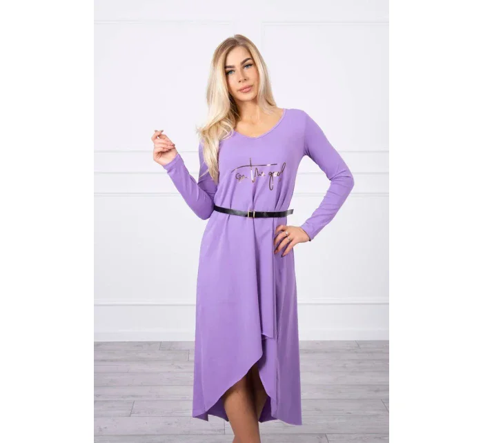 Šaty s ozdobným páskem a nápisem purple