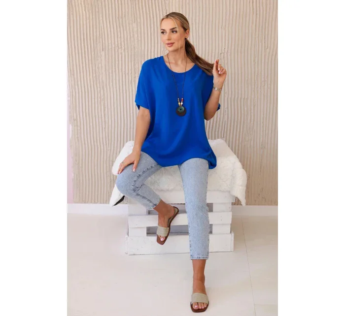 Oversized halenka s přívěskem chrpově modrá Oversized halenka s přívěskem chrpově modrá