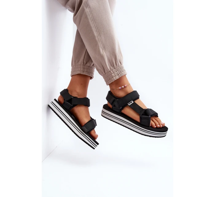 Dámské sandály na platformě Lee Cooper LCW-24-05-2753L Černé Dámské sandály na platformě Lee Cooper LCW-24-05-2753L Černé