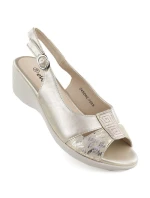 Dámské sandály na platformě zlaté eVento model 21906718 Dámské sandály na platformě zlaté eVento model 21906718