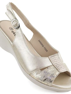 Dámské sandály na platformě zlaté eVento 7028