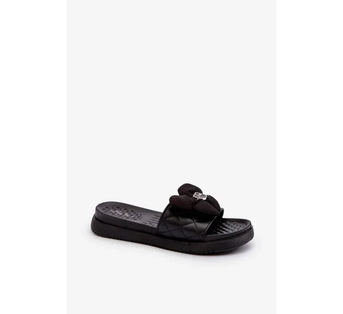 Dámské pantofle se zdobením na nízké platformě, černá cedrella Dámské pantofle se zdobením na nízké platformě, černá cedrella