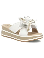 Dámské kožené žabky s květinou bílé Filippo DK7636 na platformách