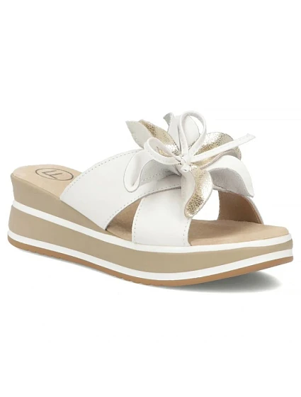 Dámské kožené žabky s květinou bílé Filippo DK7636 na platformách