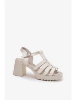 Dámské lakované kožené sandály na sloupku - světle béžové Vinceza Dámské lakované kožené sandály na sloupku - světle béžové Vinceza