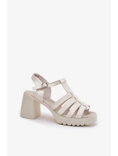 Dámské lakované kožené sandály na sloupku - světle béžové Vinceza