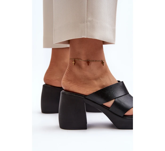 model 21647955 Kožené sandály na podpatku černé - Zazoo