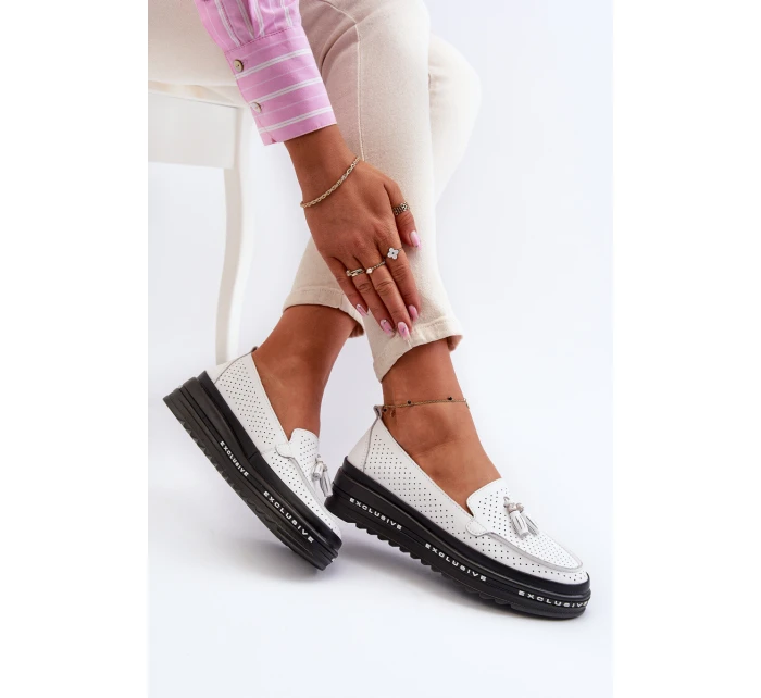 Bílé dámské kožené mokasíny na platformě model 21656082 - EVENTO Bílé dámské kožené mokasíny na platformě model 21656082 - EVENTO