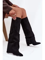 Dámské zateplené kozačky s vyhrnutou špičkou na sloupkovém podpatku Elivira – černé Dámské zateplené kozačky s vyhrnutou špičkou na sloupkovém podpatku Elivira – černé