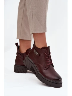 Nízké zateplené dámské kotníkové boty na klínku s ozdobným páskem bordó model 21712788 - Boto