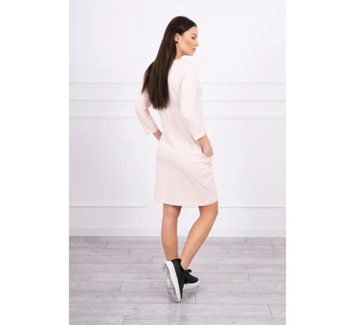 Šaty s 3D grafikou model 18744004 powder pink - K-Fashion Šaty s 3D grafikou model 18744004 powder pink - K-Fashion