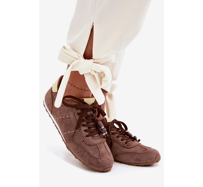 Dámské nízké tenisky s korálky Hnědé model 22095349 - Boto Dámské nízké tenisky s korálky Hnědé model 22095349 - Boto