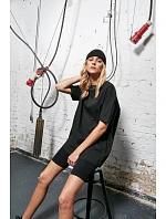 BY 149 Dámské tričko Oversize Boyfriend model 22416005 black - Build your Brand BY 149 Dámské tričko Oversize Boyfriend model 22416005 black - Build your Brand