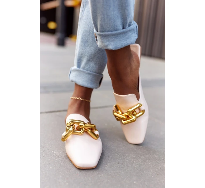 Dámské Nazouváky S řetízkem Béžové model 21549937 On Me - Boto Dámské Nazouváky S řetízkem Béžové model 21549937 On Me - Boto