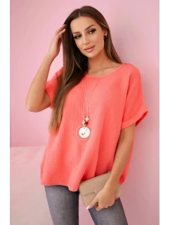 Mušelínová halenka s náhrdelníkem malina