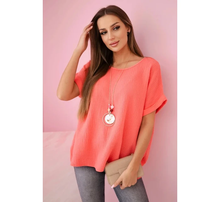 Mušelínová halenka s náhrdelníkem malina