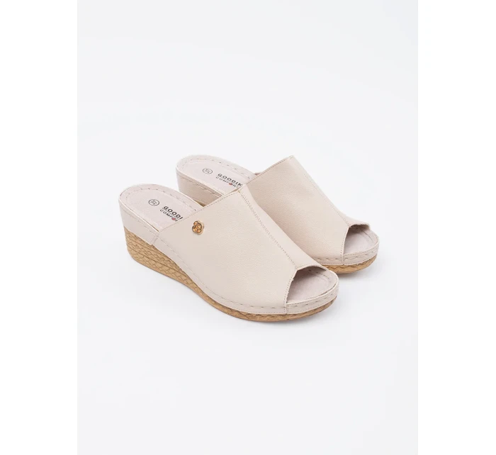 Zajímavé dámské  nazouváky hnědé na klínku