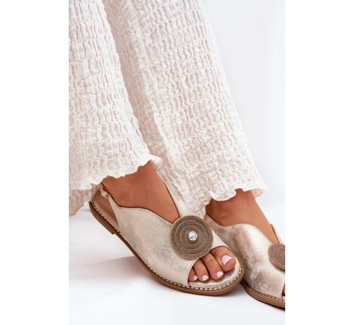 Lesklé Dámské Sandály S Dekorativním Detalem model 21691490 Zlaté - S.Barski Lesklé Dámské Sandály S Dekorativním Detalem model 21691490 Zlaté - S.Barski