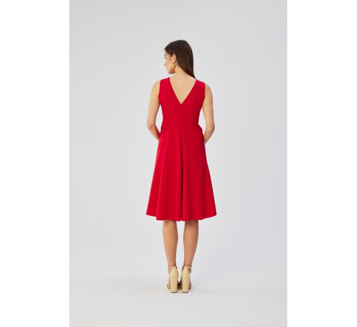 model 19647279 Přiléhavé šaty bez rukávů červené - STYLOVE