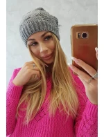 Sandra model 18750729 tmavě šedá fleecová čepice - K-Fashion Sandra model 18750729 tmavě šedá fleecová čepice - K-Fashion