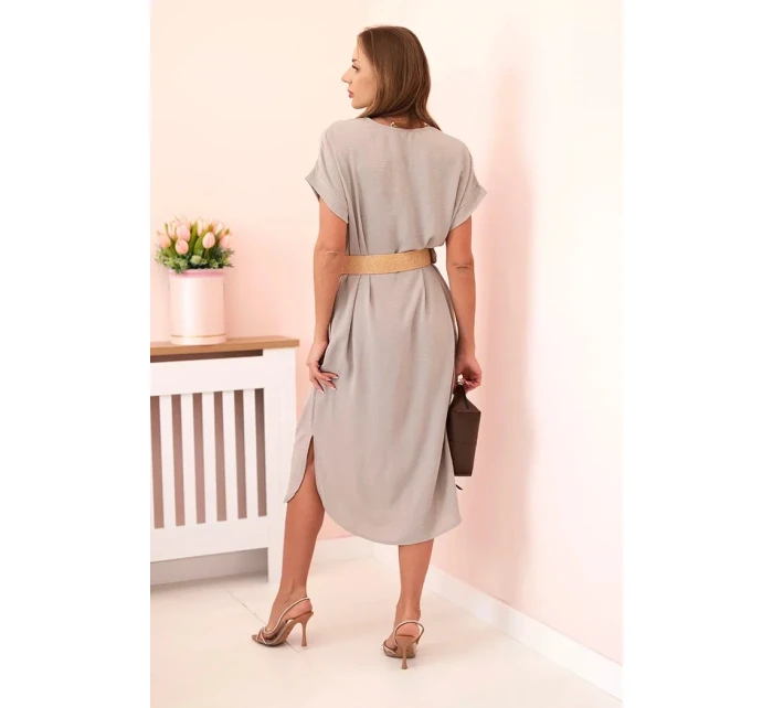 Šaty s ozdobným páskem model 21122340 - K-Fashion Šaty s ozdobným páskem model 21122340 - K-Fashion