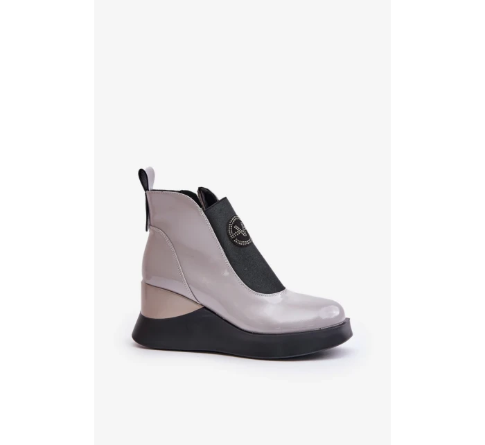 Boty na klínovém podpatku model 201547 Step in style Boty na klínovém podpatku model 201547 Step in style