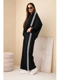 Dámský viskózový komplet máslový s širokými nohavicemi a volnou blůzou černý