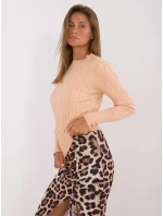 Sweter AT SW camelowy model 20479796 - FPrice Sweter AT SW camelowy model 20479796 - FPrice