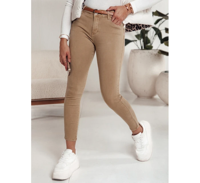 Dámské džínové kalhoty s páskem v béžové barvě model 21981126 - Dstreet Dámské džínové kalhoty s páskem v béžové barvě model 21981126 - Dstreet