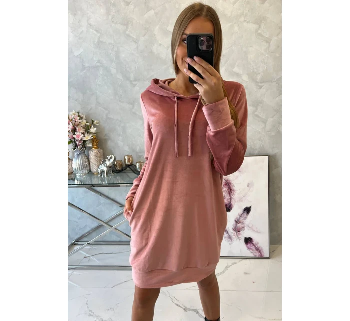 Velurové šaty s kapucí tmavě růžové