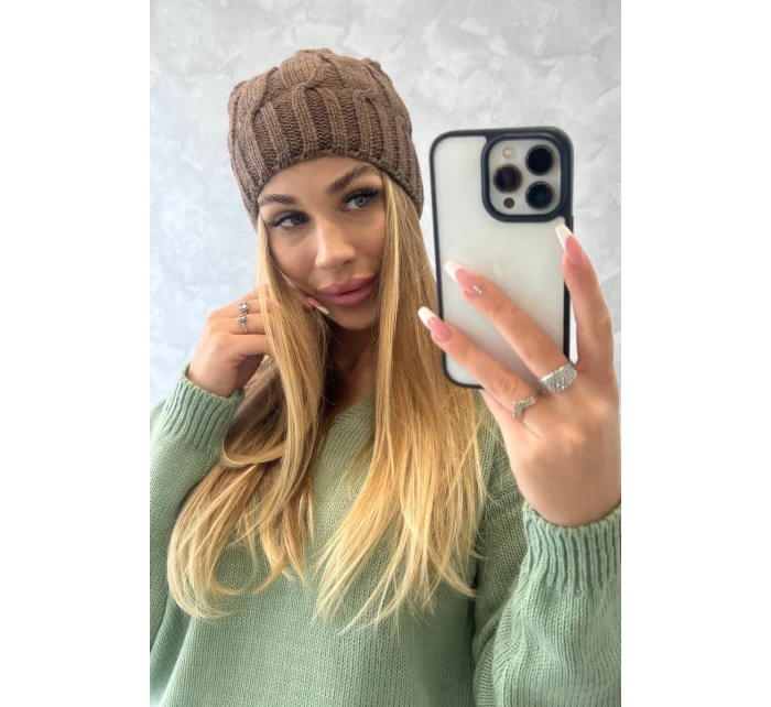 Fleecová čepice mocca model 18750133 - K-Fashion Fleecová čepice mocca model 18750133 - K-Fashion