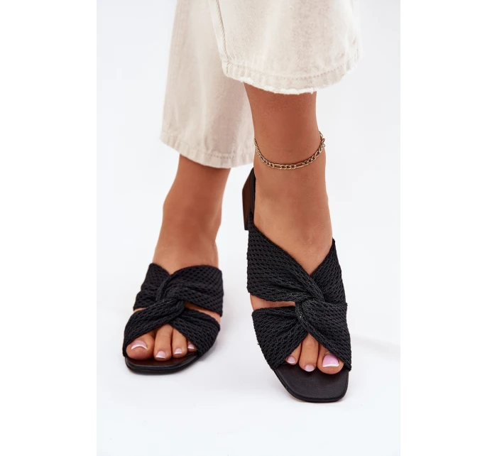 Dámské sandály na klínku model 21699753 černé - Maciejka Dámské sandály na klínku model 21699753 černé - Maciejka