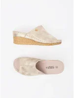 Stylové zlaté nazouváky dámské na klínku Stylové zlaté nazouváky dámské na klínku