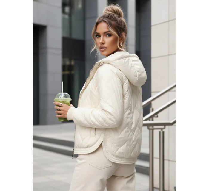 Kurtka przejściowa damska pikowana z kapturem ecru model 22025081 - FashionStreet