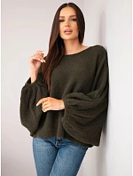 Svetr dámský s přídavkem model 22540772 oversize khaki - K-Fashion Svetr dámský s přídavkem model 22540772 oversize khaki - K-Fashion