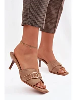 Klapky na podpatku model 225373 Step in style