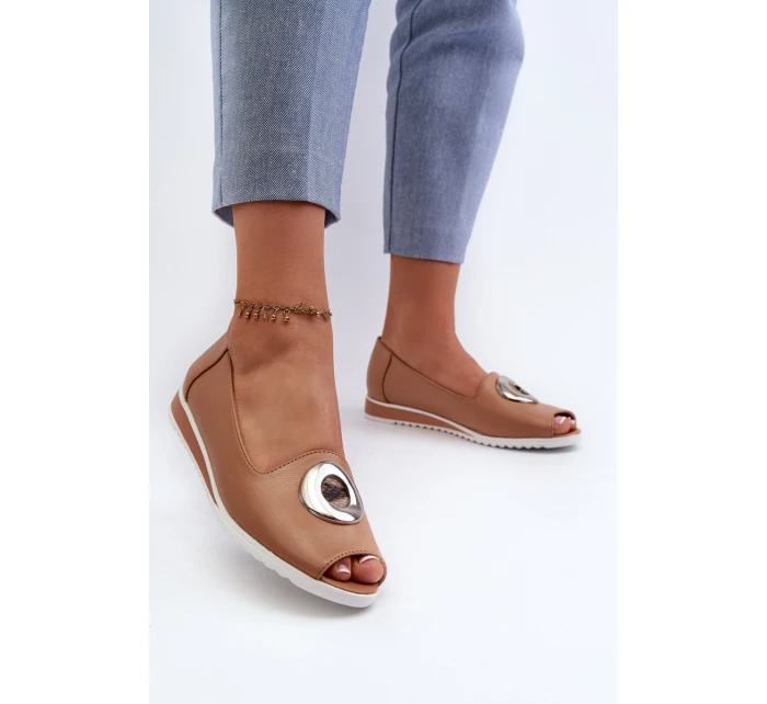 Dámské lodičky s ozdobou z ekokože tmavě béžové Biolita