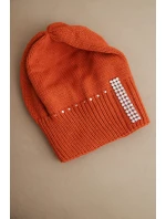 Dámská zimní pletená čepice s krystaly model 21750384 oranžová - K-Fashion Dámská zimní pletená čepice s krystaly model 21750384 oranžová - K-Fashion