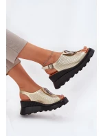 Kožené Dámské Sandály Na Klínu S Ozdobou Artiker model 21695639 Zlaté - Boto
