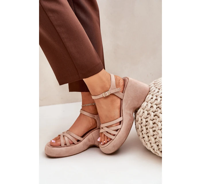 Sandály Na Platformě A Klínu Z Eko Semiše Béžové model 21687608 - Boto Sandály Na Platformě A Klínu Z Eko Semiše Béžové model 21687608 - Boto