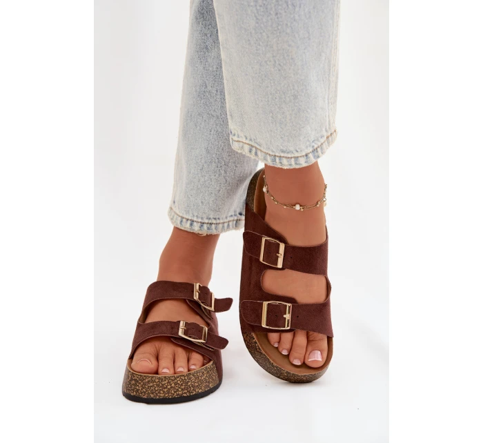 Dámské pantofle na korkové platformě se zlatými sponami model 21919300 - EVENTO