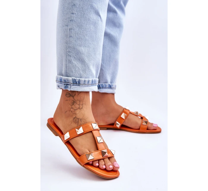 Dámské pantofle s velkými cvočky model 21618024 - Boto Dámské pantofle s velkými cvočky model 21618024 - Boto